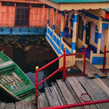 Lalarukh Group Of Houseboats Hotel Srīnagar Buitenkant foto